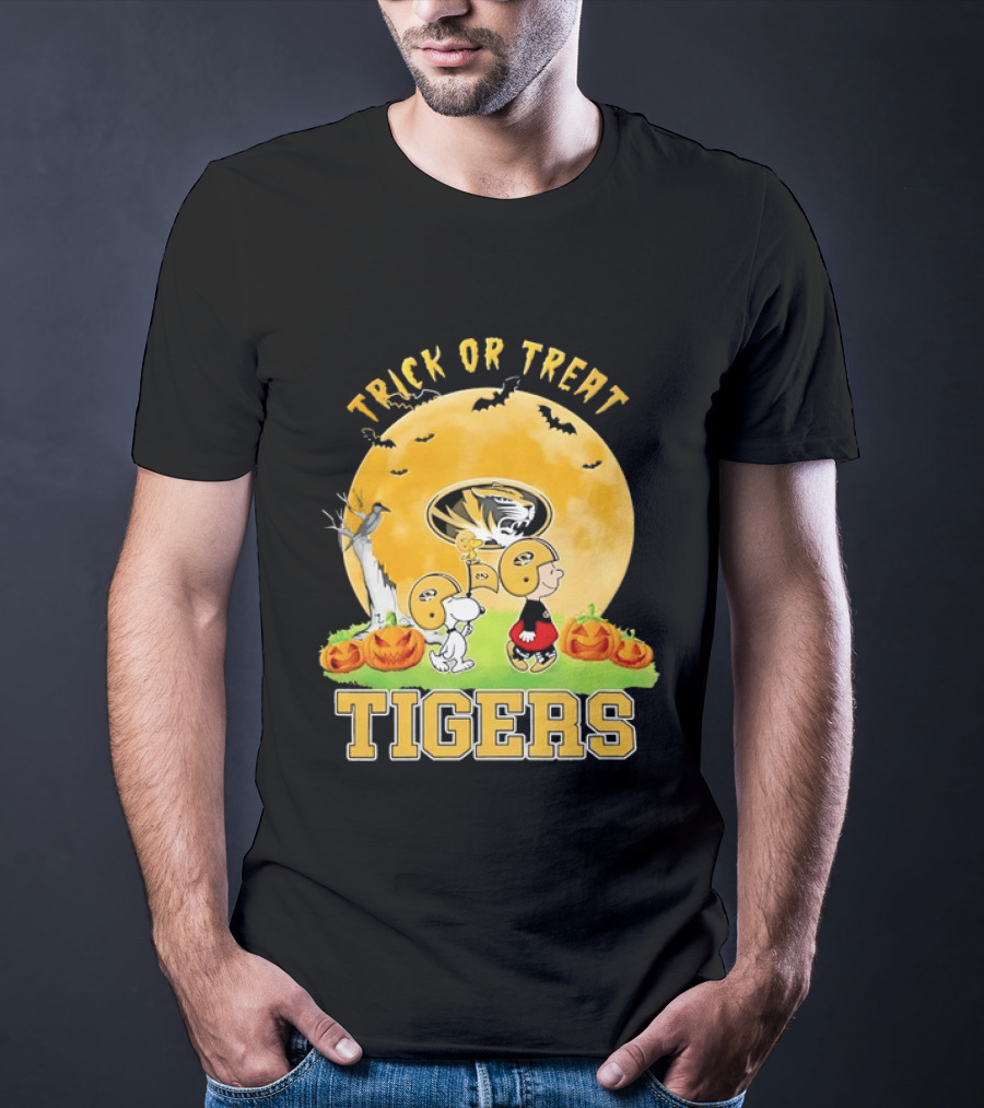 Trick Or Treat Snoopy Charlie Brown Missouri Tigers Halloween T-Shirt