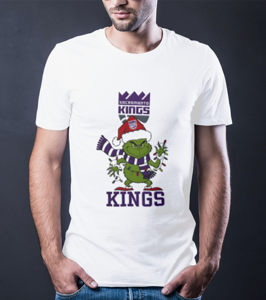 Grinch Sacramento Kings Christmas Heart Hands 2026 T-Shirt