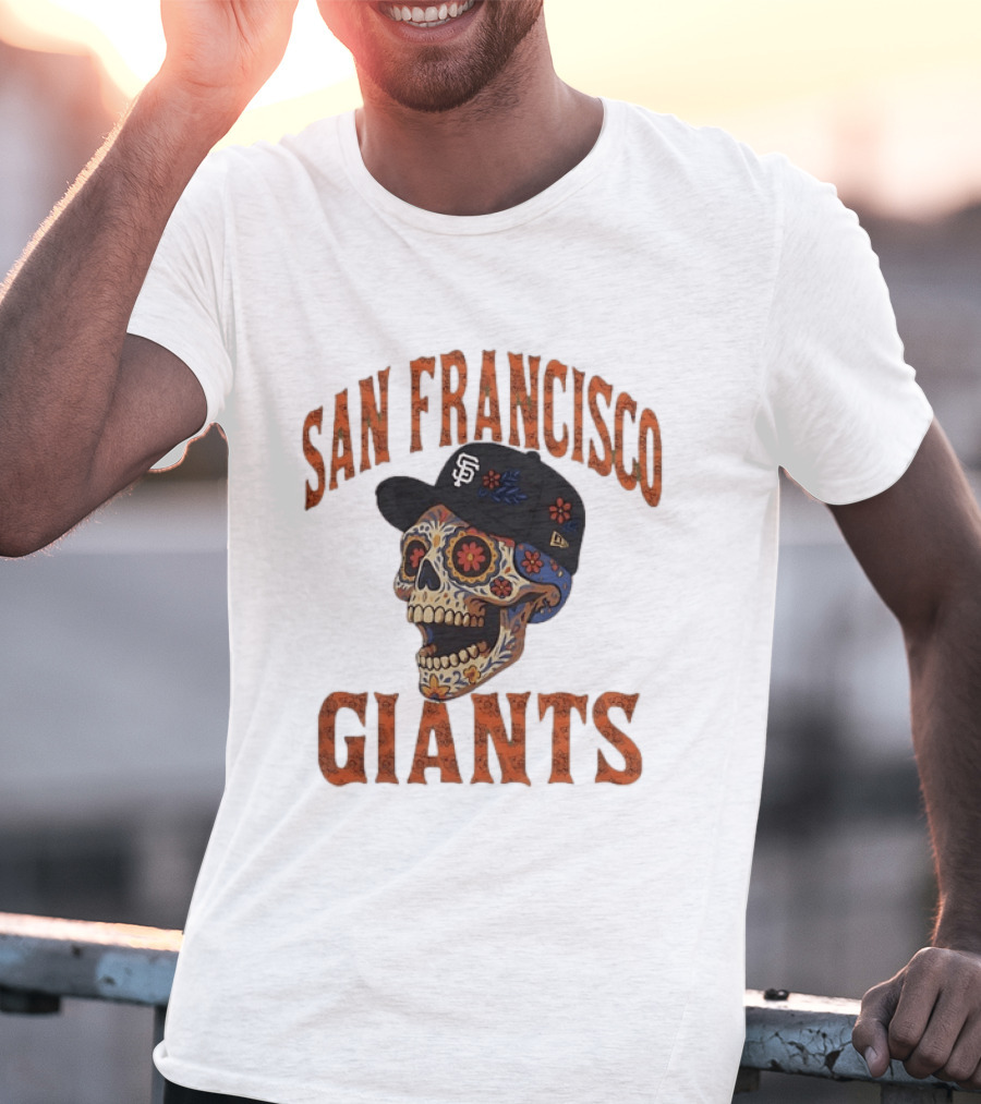 San Francisco Giants Sugar Skull Cap Floral Decor T-Shirt