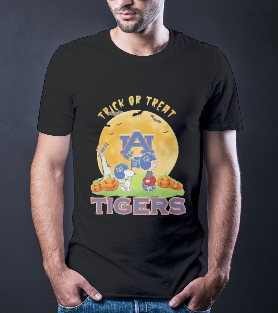 Trick Or Treat Charlie Brown Snoopy Woodstock Auburn Tigers Halloween T-Shirt