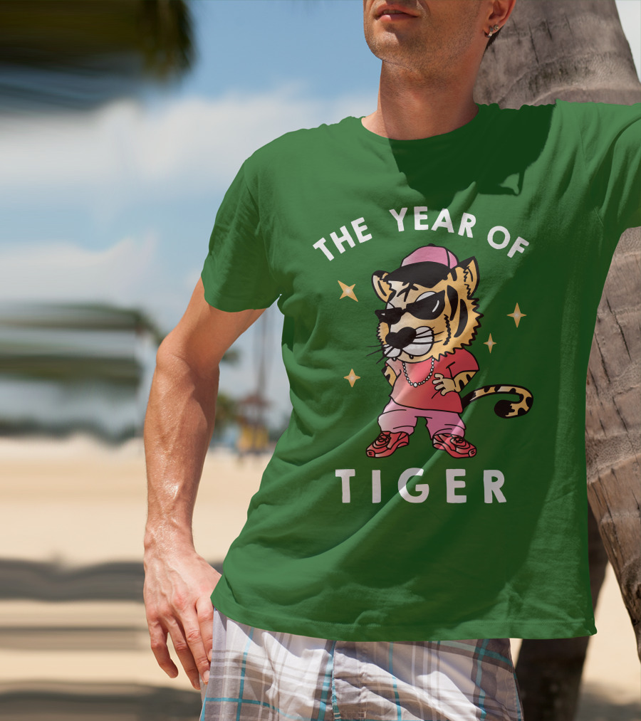 THE YEAR OF TIGER Hip Hop Style Cartoon Tiger Wearing Sunglasses And Chain T-Shirt