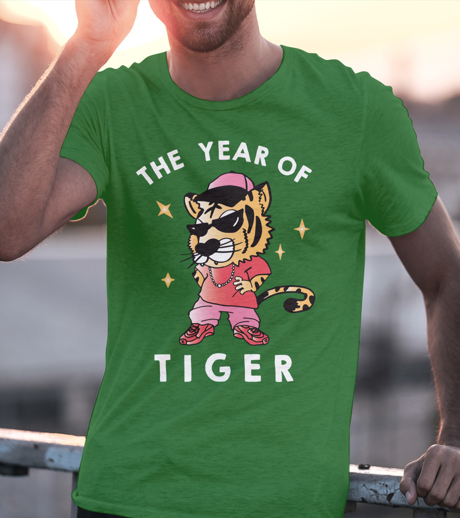 THE YEAR OF TIGER Hip Hop Style Cartoon Tiger Wearing Sunglasses And Chain T-Shirt