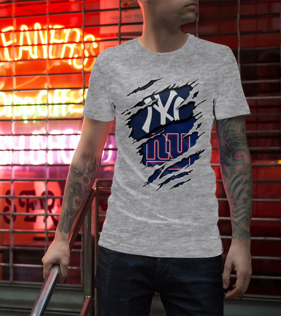 Yankees NY Giants Torn Logo Crossover T-Shirt