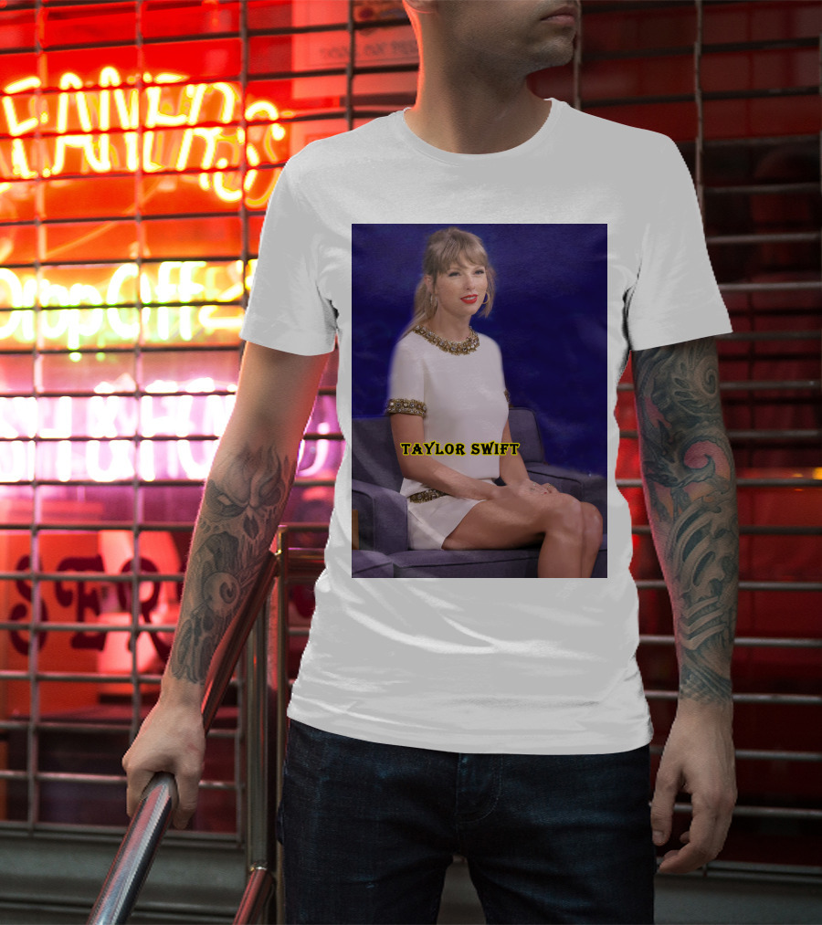 TAYLOR SWIFT Fans Theory About Actress In 10-Minute 'All Too Well' T-Shirt