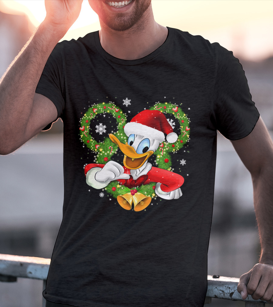 Santa Donald Duck Christmas Wreath Snowflakes T-Shirt