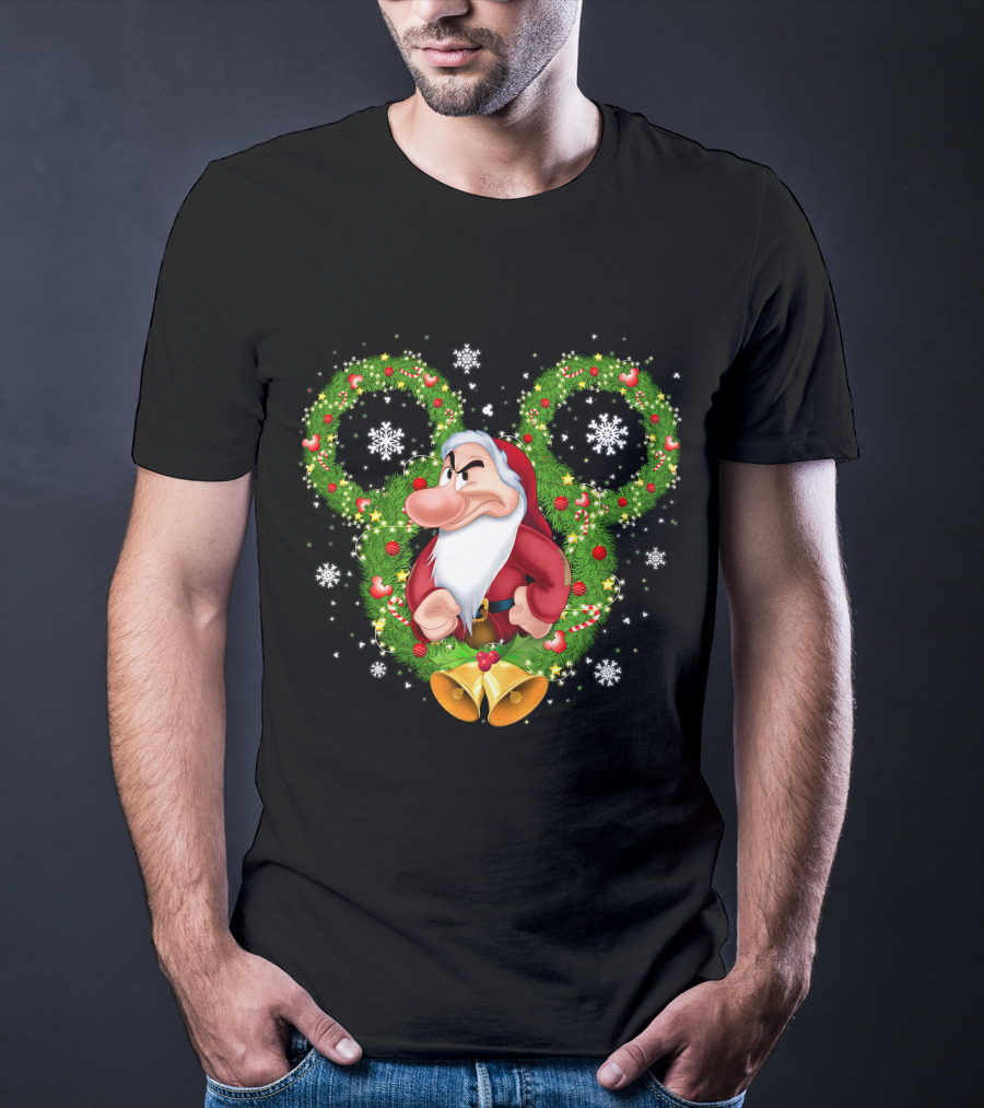 Grumpy Santa Dwarf In Wreath With Snowflakes And Bells T-Shirt
