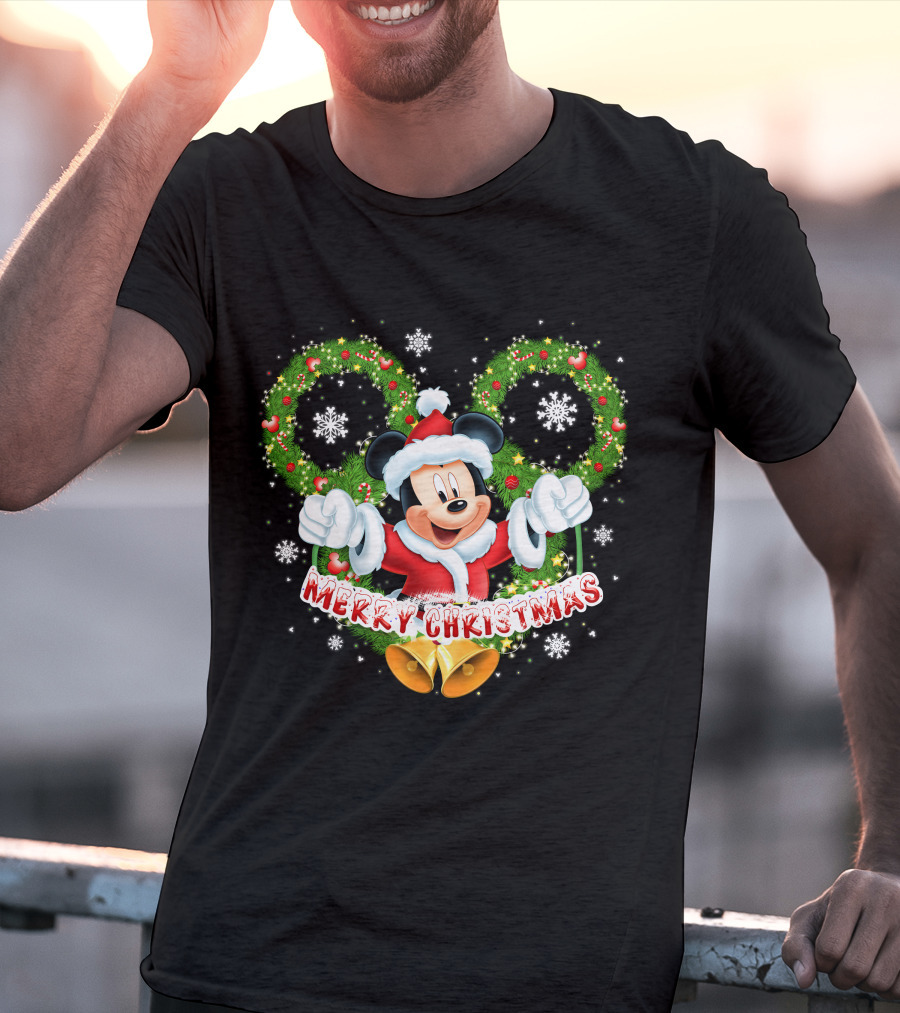 Mickey Mouse Merry Christmas Wreaths And Snowflakes T-Shirt