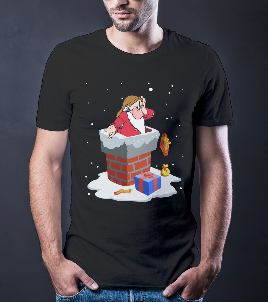 Grumpy Dwarf Stuck In Chimney With Christmas Gifts Snow Scene T-Shirt