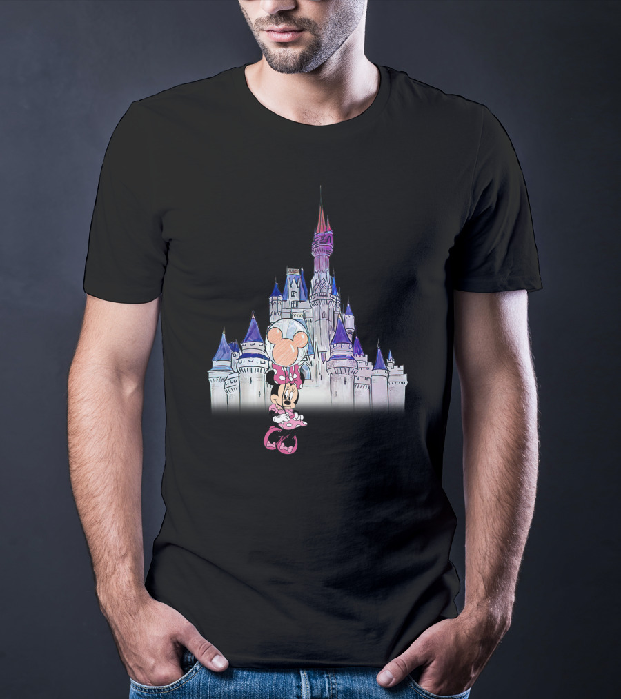 Minnie Mouse In Front Of Disney Castle T-Shirt