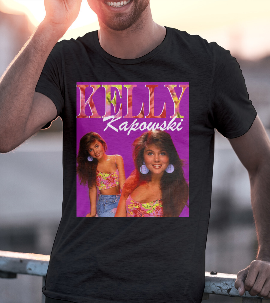 Kelly Kapowski Saved By The Bell 90s Iconic Style Retro Vibes T-Shirt