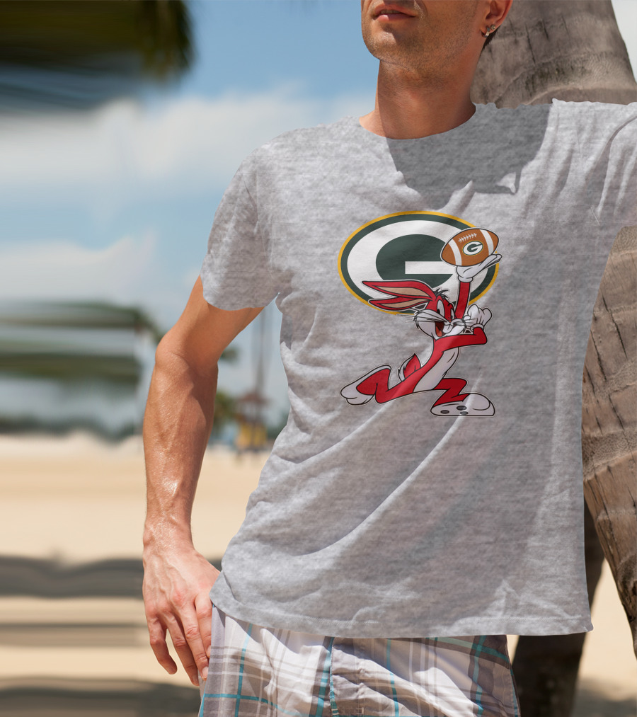Green Bay Packers Bugs Bunny Holding Football T-Shirt