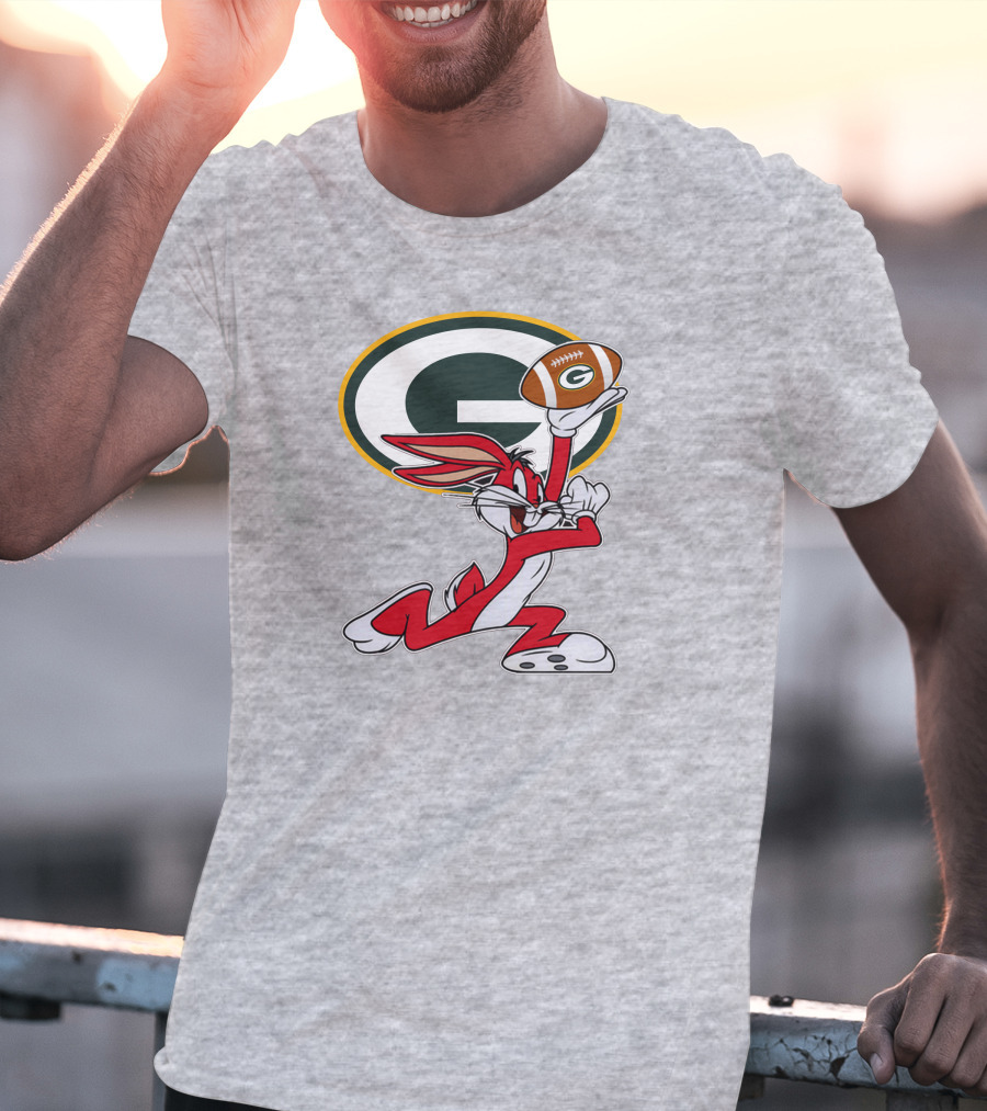 Green Bay Packers Bugs Bunny Holding Football T-Shirt