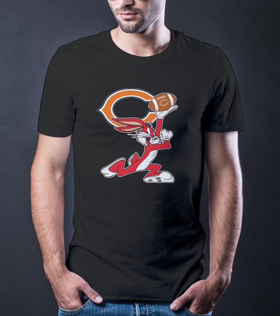 Chicago Bears Looney Tunes Bugs Bunny Football T-Shirt