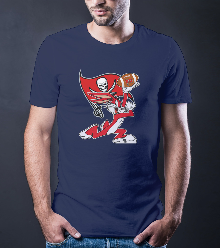 Bugs Bunny Tampa Bay Buccaneers Football Flag T-Shirt