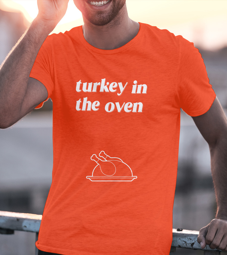 Turkey In The Oven Thanksgiving Holiday Plate T-Shirt