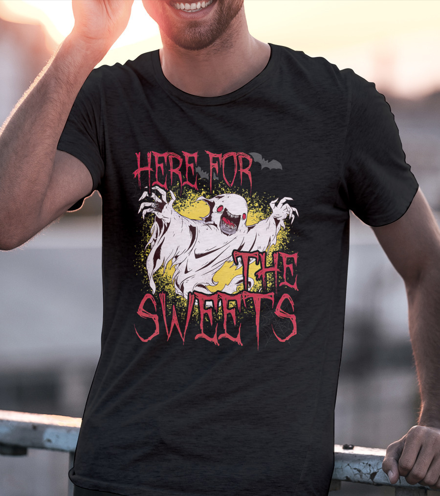 Here For The Sweets Ghost Costume With Ghosts For Halloween T-Shirt