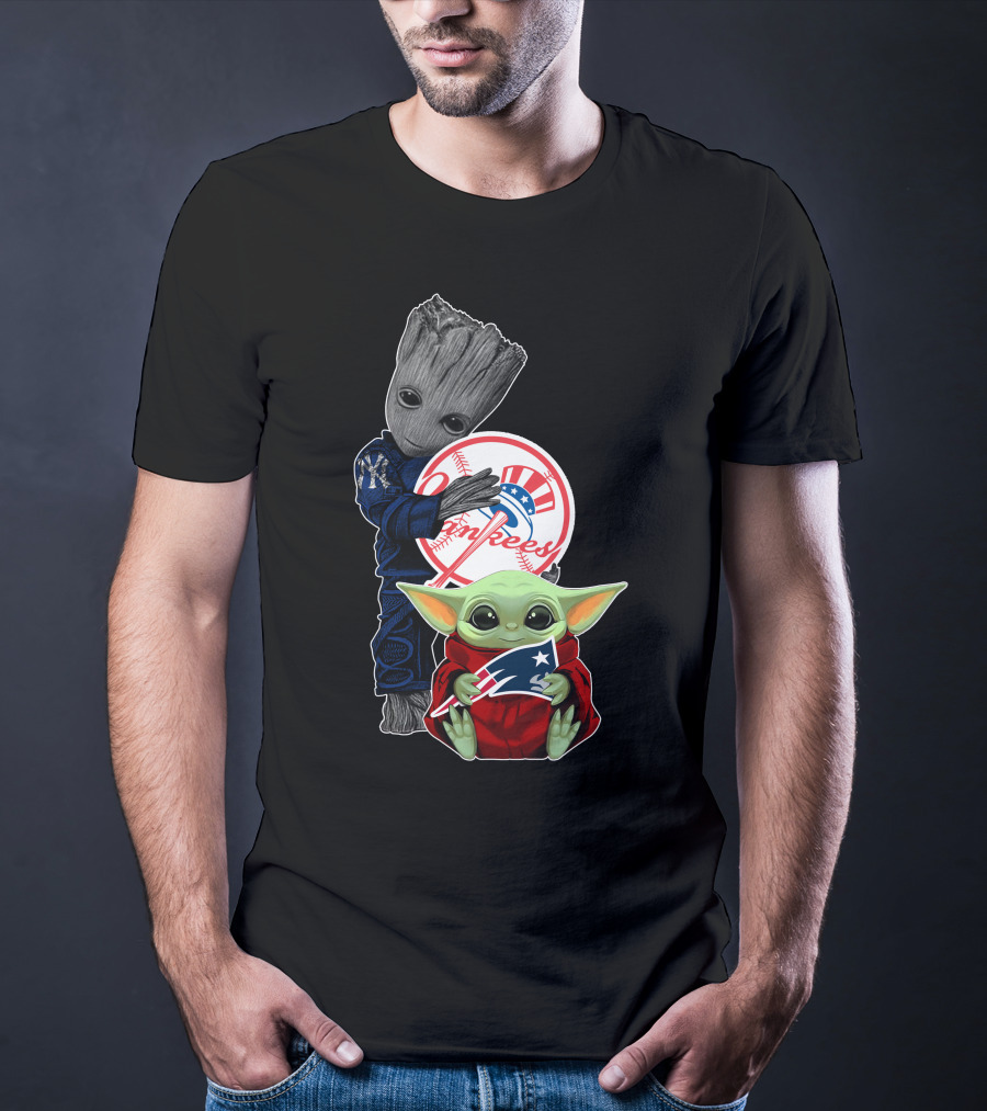 Yankees Baby Groot And Grogu Holding Patriots T-Shirt