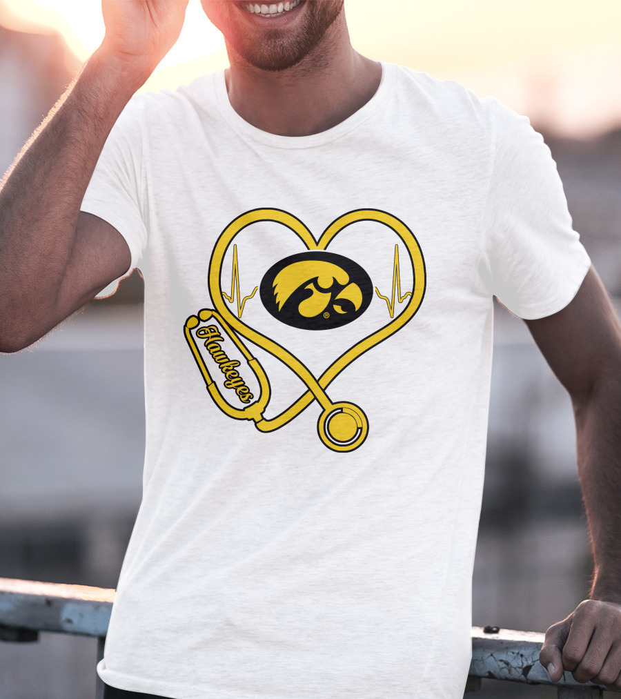 Nurse Heartbeat Love Iowa Hawkeyes Stethoscope T-Shirt