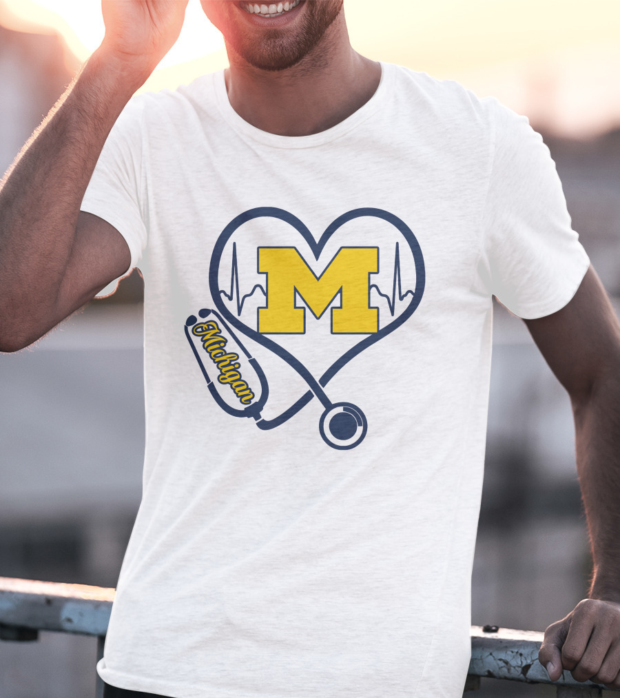 Michigan Wolverines Nurse Heartbeat Love T-Shirt