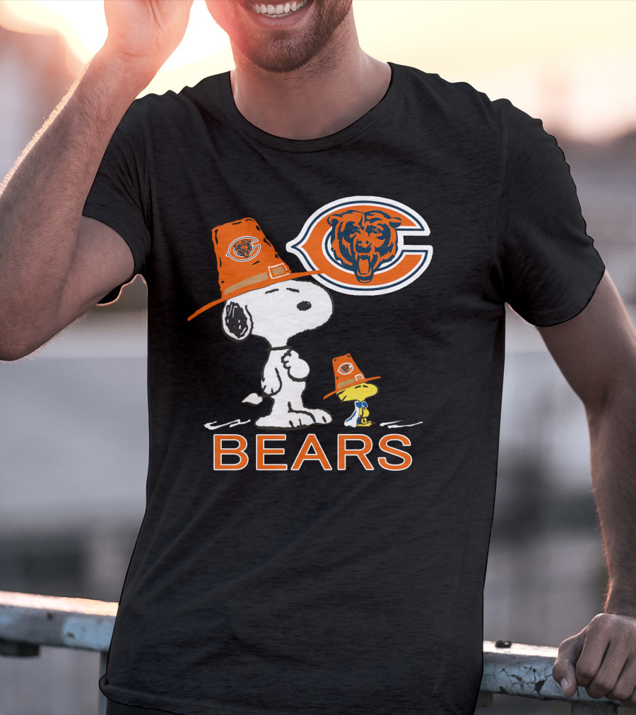 Chicago Bears Snoopy Thanksgiving Pilgrim Hat Peanuts T-Shirt
