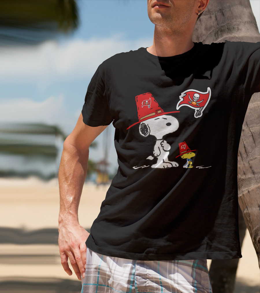 Snoopy Buccaneers Pirate Hat With Logo And Flag T-Shirt