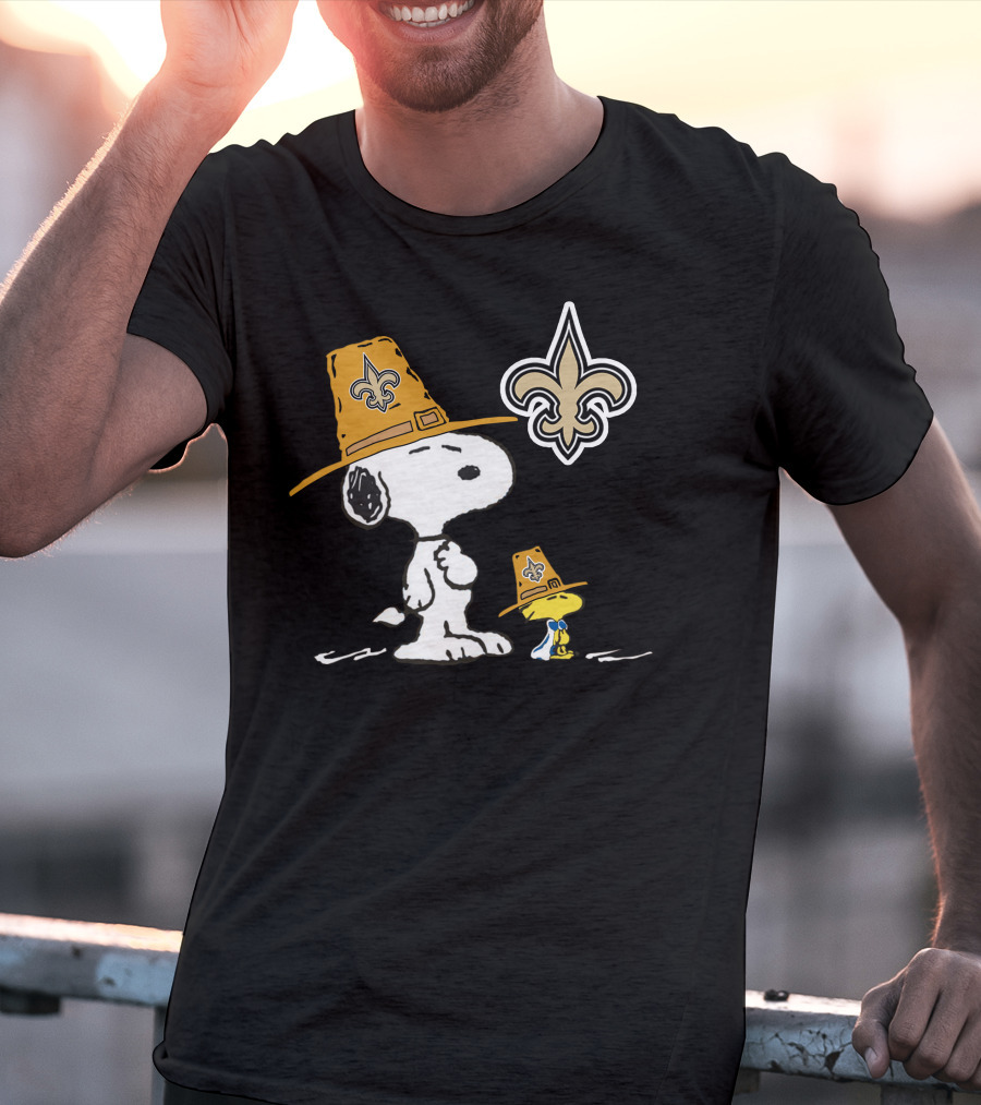 New Orleans Saints Snoopy And Woodstock Fleur-De-Lis Hat T-Shirt
