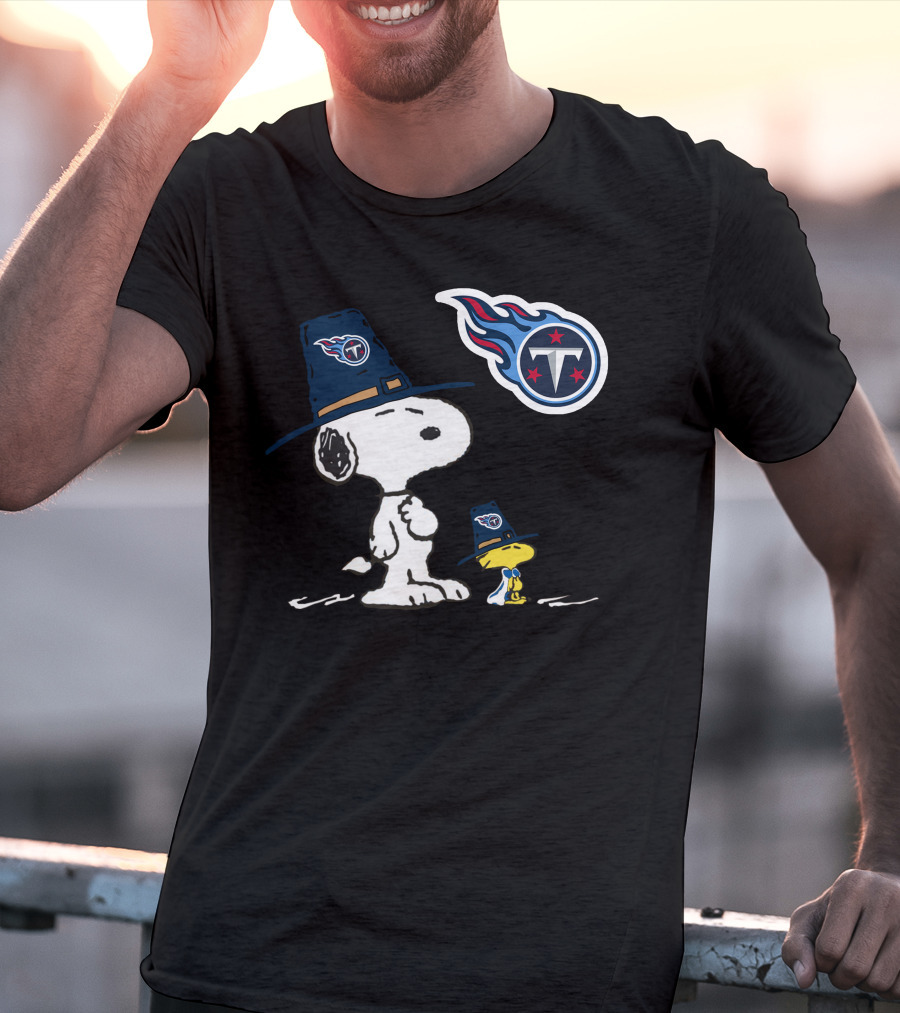 Tennessee Titans Snoopy And Woodstock Pilgrim Hats T-Shirt