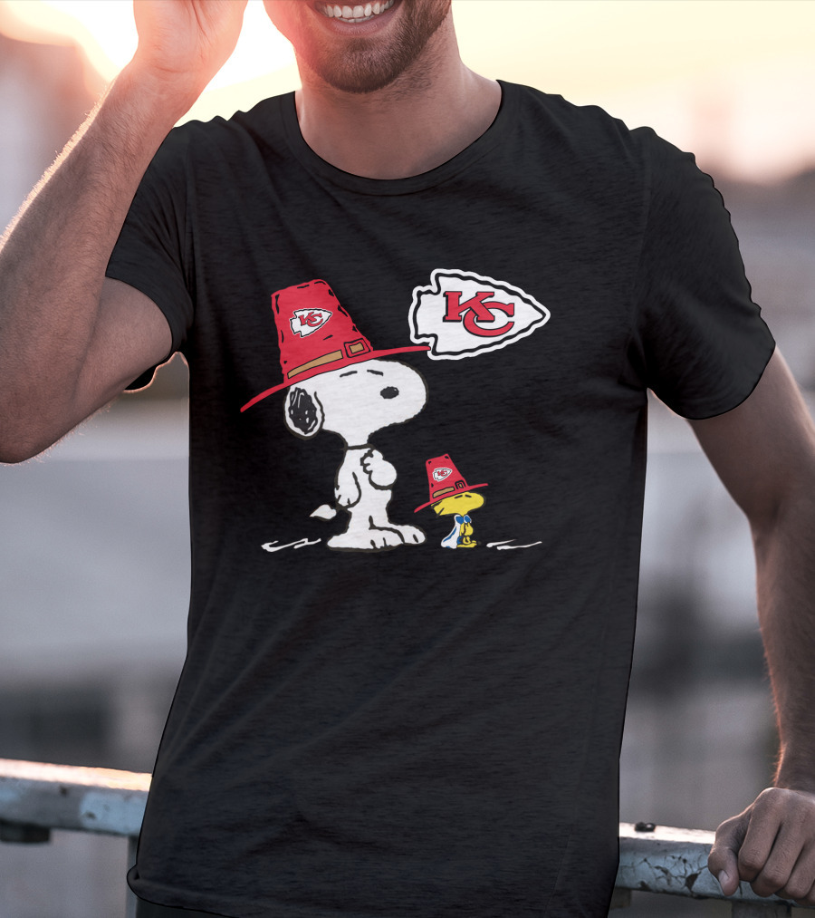 Kansas City Chiefs Snoopy And Woodstock Football T-Shirt
