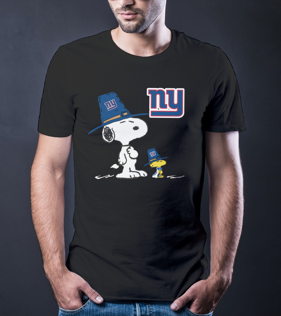 New York Giants Snoopy And Woodstock With Big Blue Hat T-Shirt
