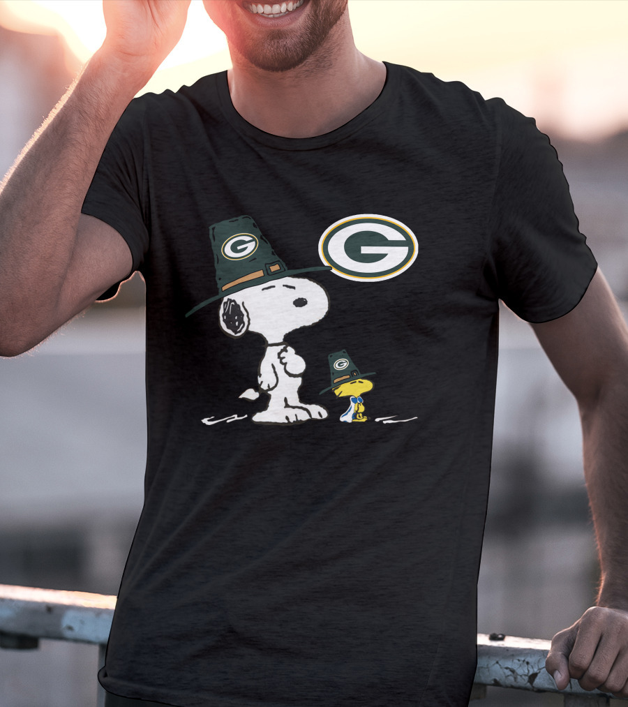 Snoopy And Woodstock Green Bay Packers Fan Gear T-Shirt