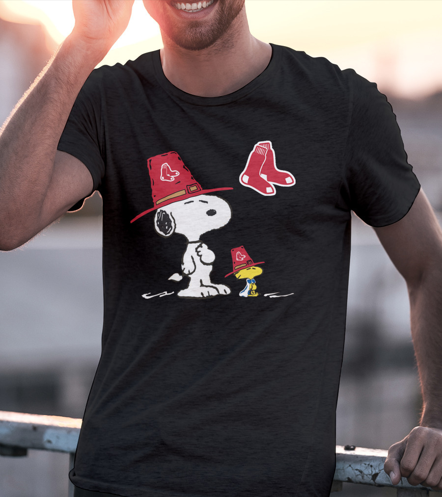 Snoopy Woodstock Boston Red Sox Pilgrim Hat Sox T-Shirt