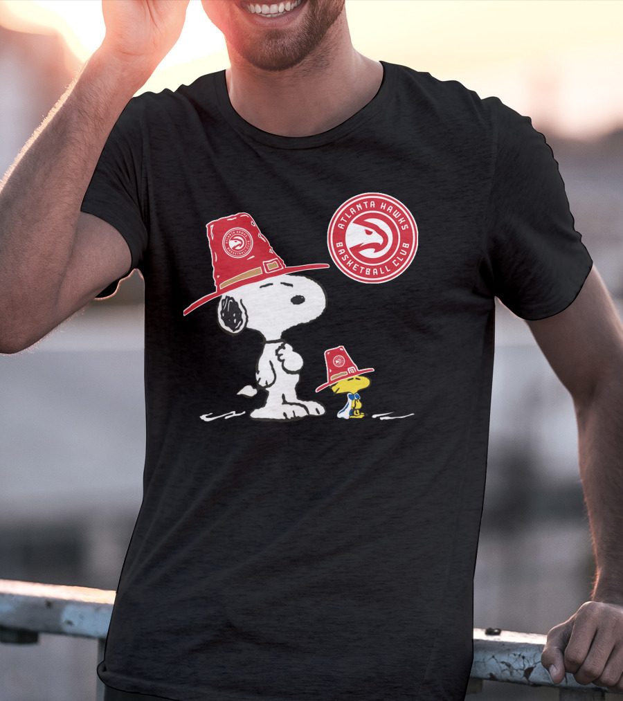 Atlanta Hawks Basketball Club Snoopy Woodstock Fan Hat T-Shirt