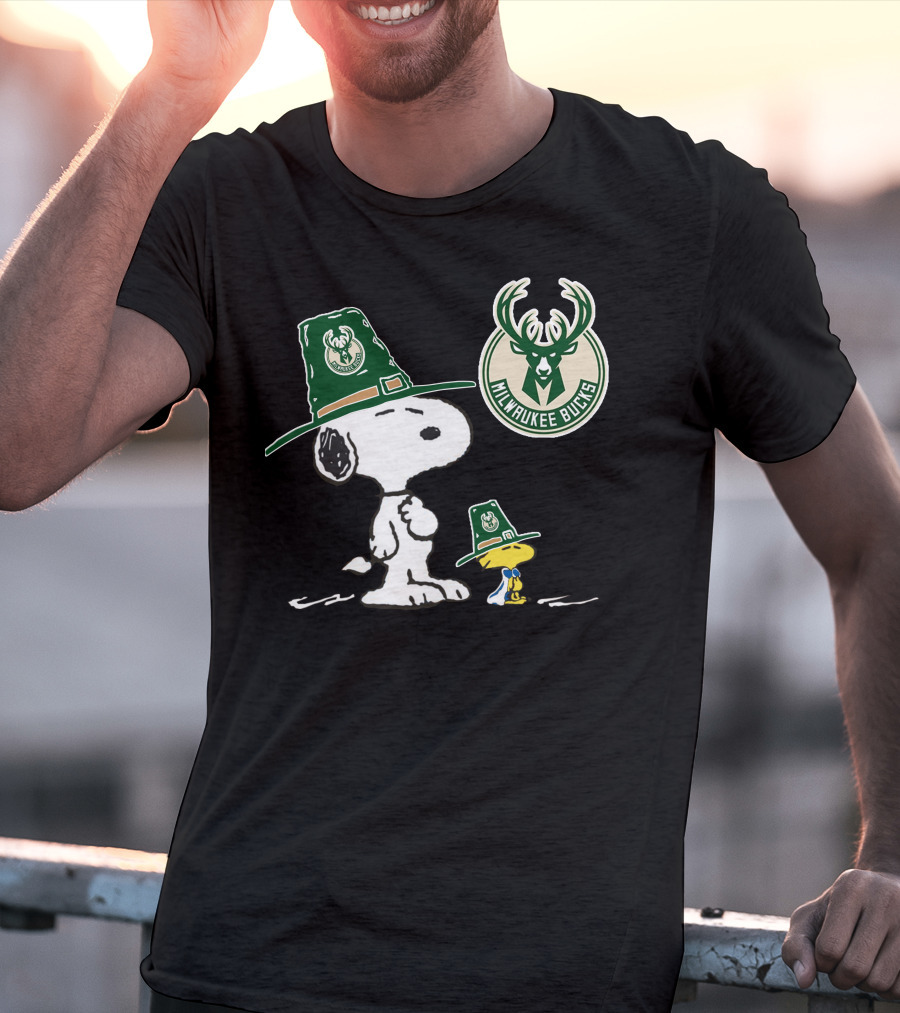 Milwaukee Bucks Snoopy Woodstock Pilgrim Hats T-Shirt