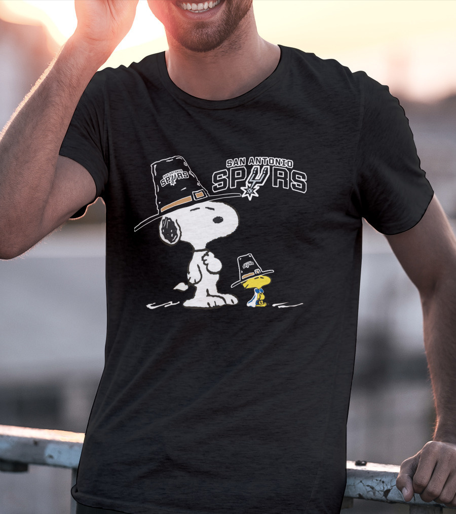 San Antonio Spurs Snoopy Woodstock Pilgrim Hats T-Shirt