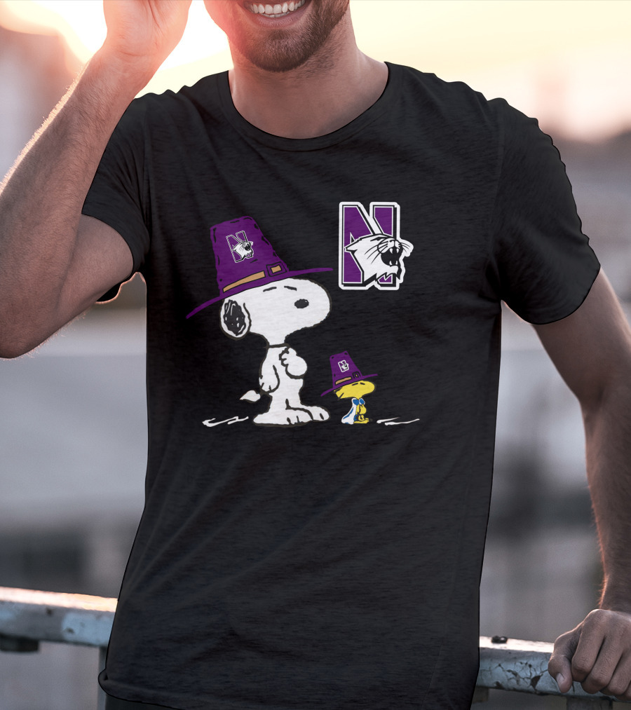 Snoopy And Woodstock Northwestern Wildcats Pilgrim Hat T-Shirt