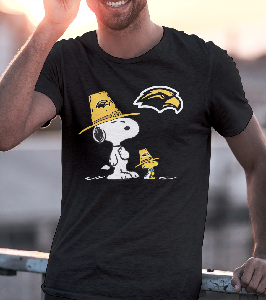 Southern Mississippi Golden Eagles Snoopy Woodstock Pilgrim Hats T-Shirt