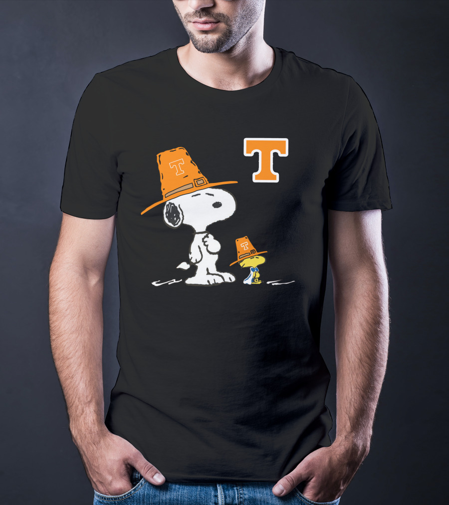 Tennessee Volunteers Snoopy Woodstock Football Fan Gear T-Shirt