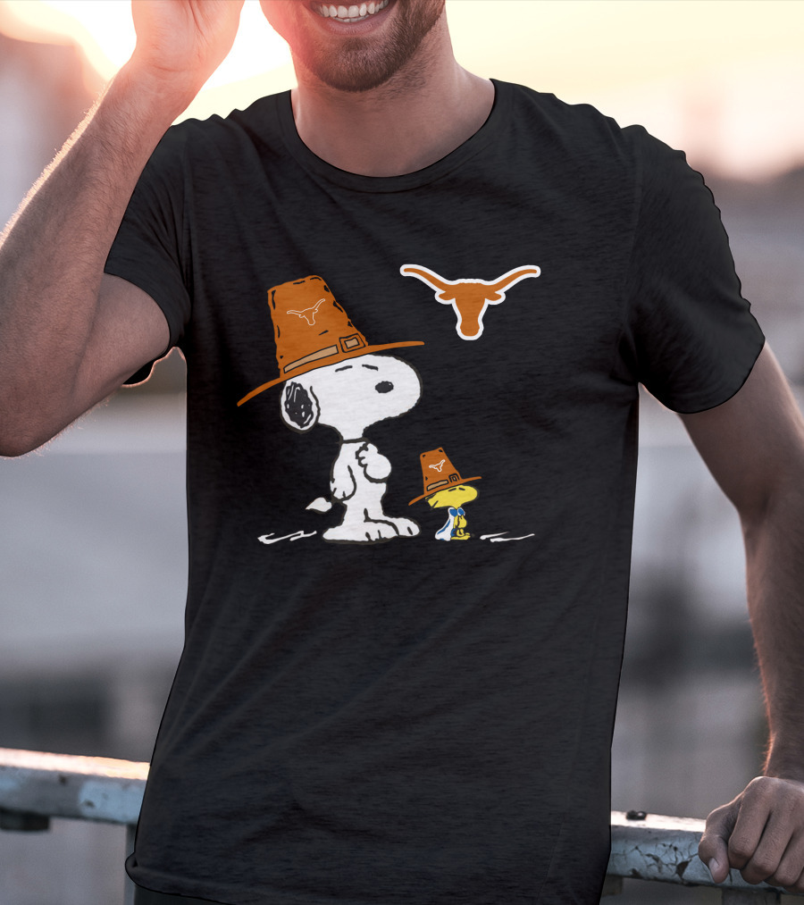 Texas Longhorn Snoopy Woodstock Wearing Cowboy Hats With Longhorn T-Shirt