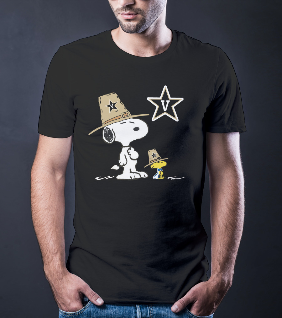 Snoopy Vanderbilt Commodores Star Logo Woodstock Pilgrim Hat T-Shirt