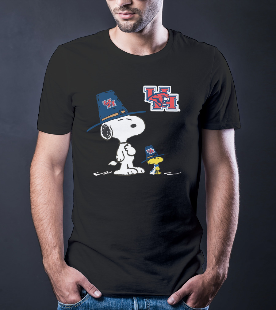 UH Cougars Snoopy And Woodstock Pilgrim Hats T-Shirt