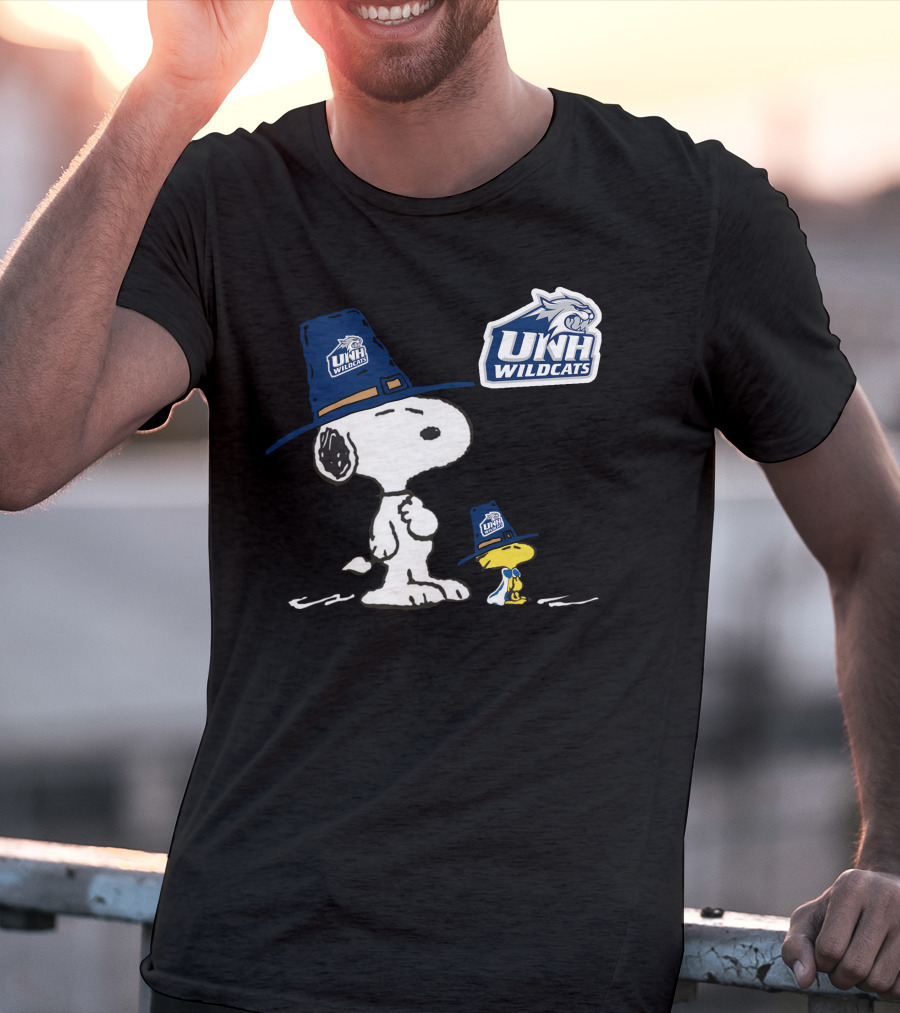 UNH Wildcats Snoopy And Woodstock Pilgrim Hat T-Shirt