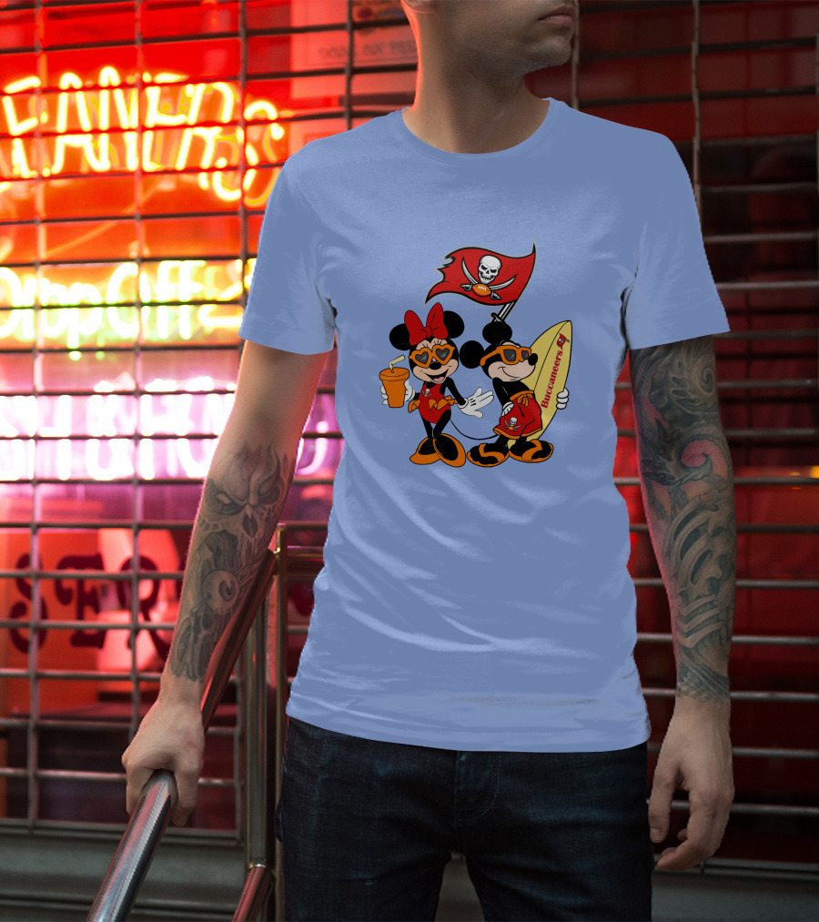 Buccaneers Vacation Mickey And Minnie With Pirate Flag And Surfboard T-Shirt