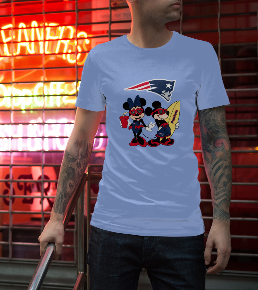 Patriots Mickey And Minnie Vacation With Surfboard And Drink T-Shirt