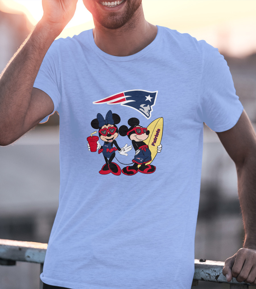 Patriots Mickey And Minnie Vacation With Surfboard And Drink T-Shirt