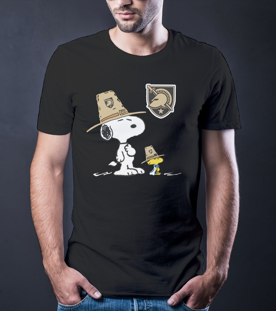 Snoopy And Woodstock With Army Black Knights Logo In Pilgrim Hats T-Shirt