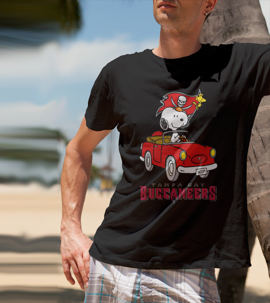 Tampa Bay Buccaneers Snoopy Driving Red Car T-Shirt