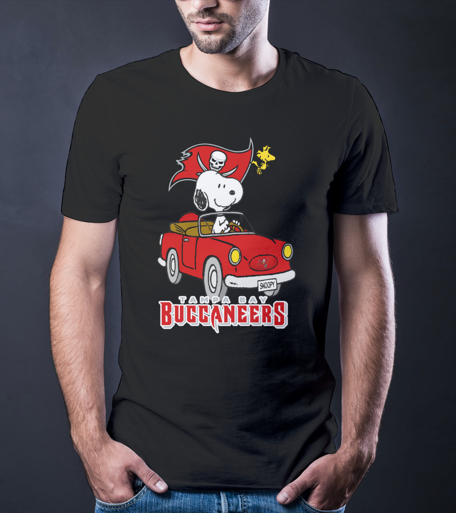 Tampa Bay Buccaneers Snoopy Driving Peanuts Woodstock Car Football Fan T-Shirt