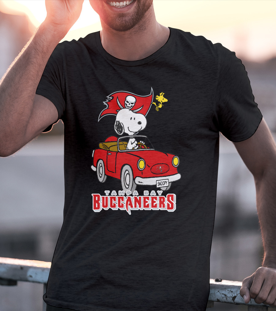Tampa Bay Buccaneers Snoopy Driving Peanuts Woodstock Car Football Fan T-Shirt