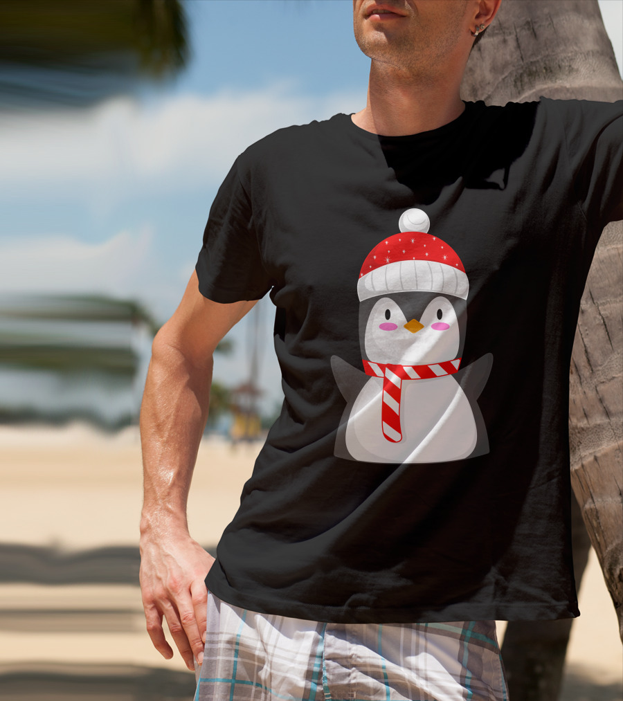 Pinguine Christmas Winter Penguin With Red Snowy Hat And Striped Scarf T-Shirt