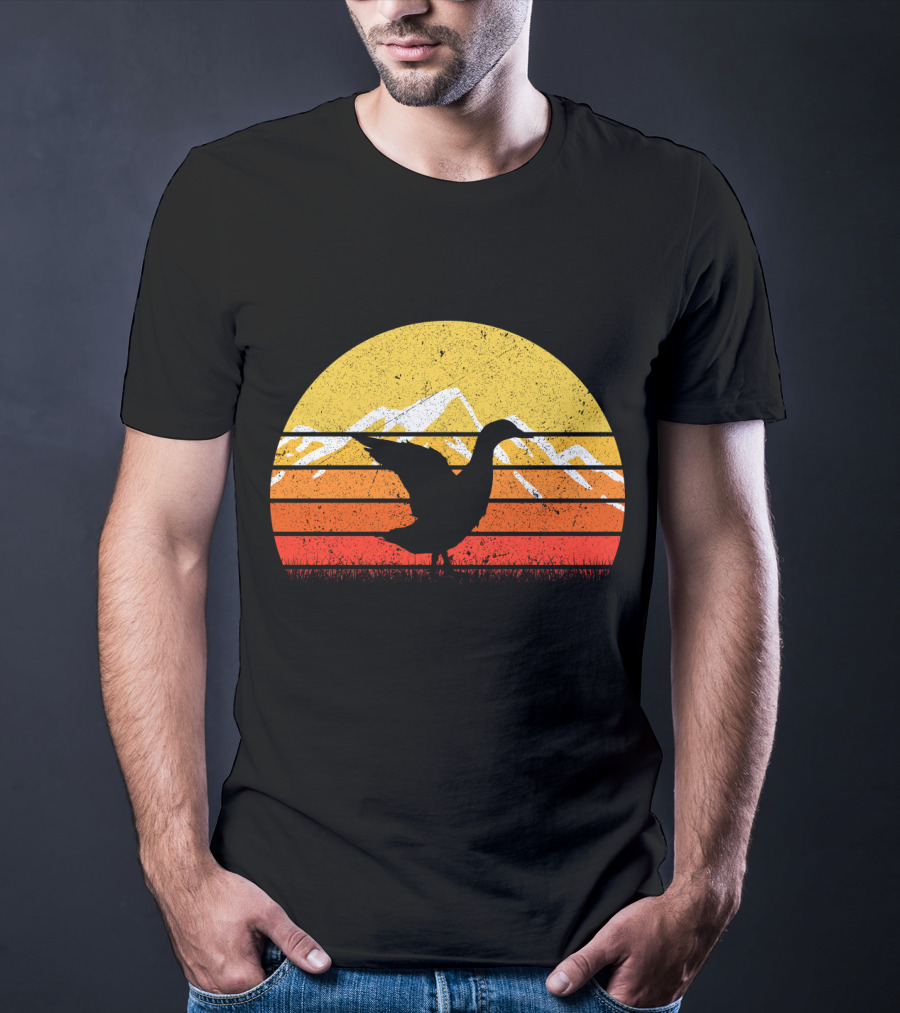 Retro Vintage Duck Silhouette With Sunset And Mountain Stripes T-Shirt
